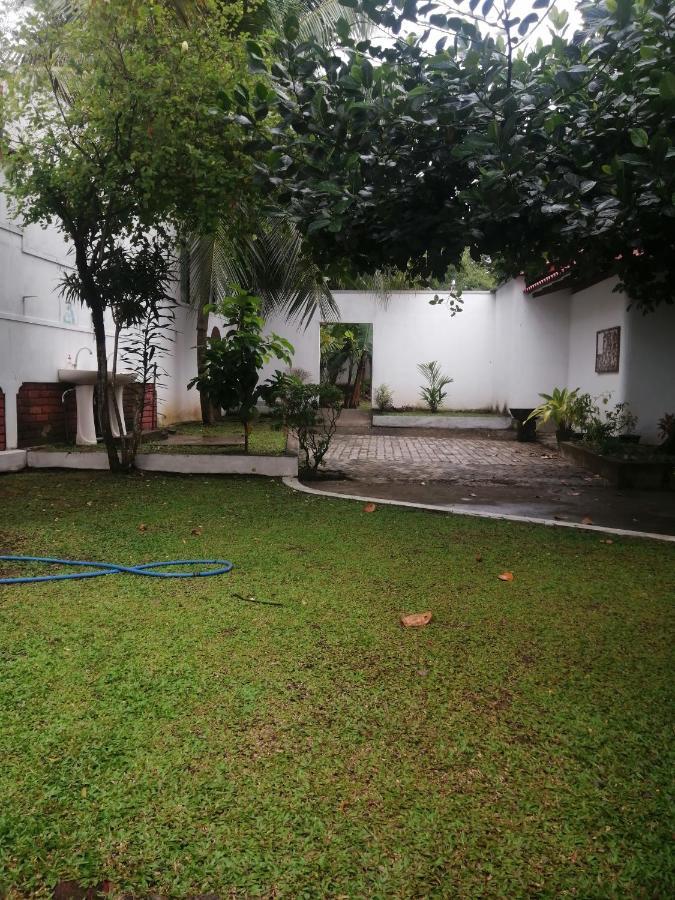 Ibis Apartment Udawalawe Exterior photo